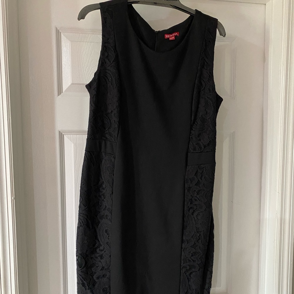Black sleeveless jersey knit dress